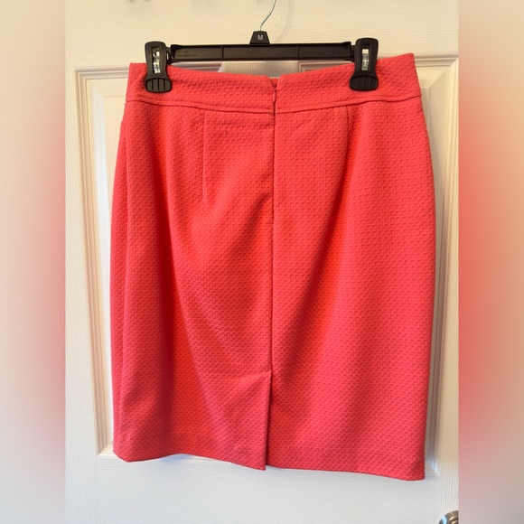 Coral mini skirt - Picture 2 of 3
